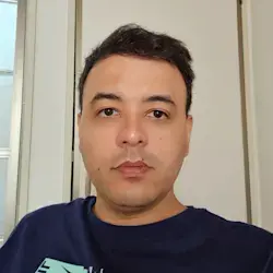 Foto de Victor Gomes, fundador do NikoQuiz